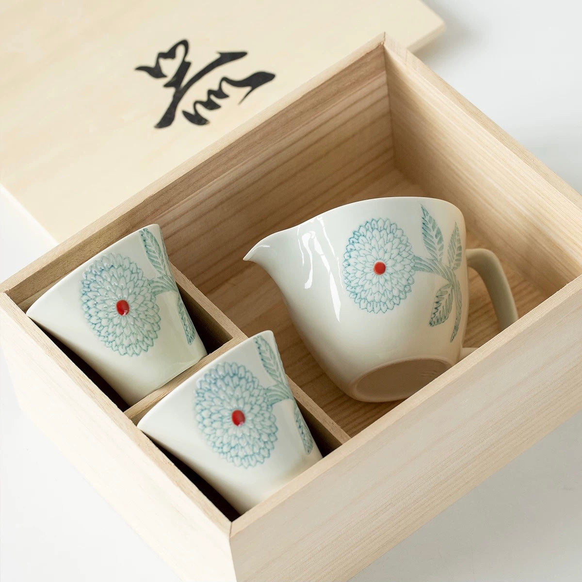 Hasami Teapot Set with 2 Cups